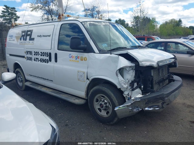Salvage GMC Savana Image
