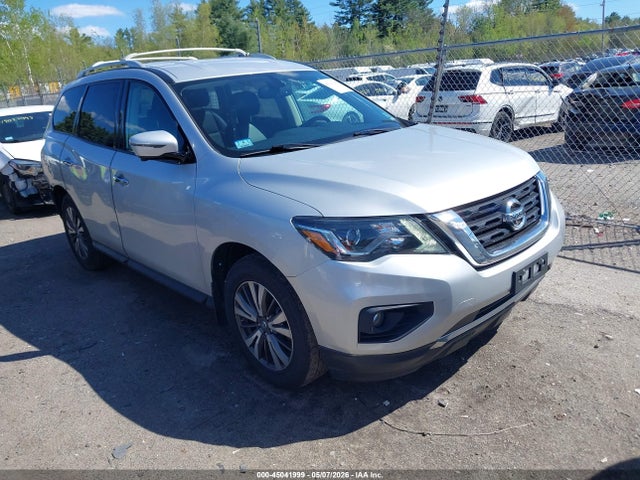 Salvage Nissan Pathfinder Image