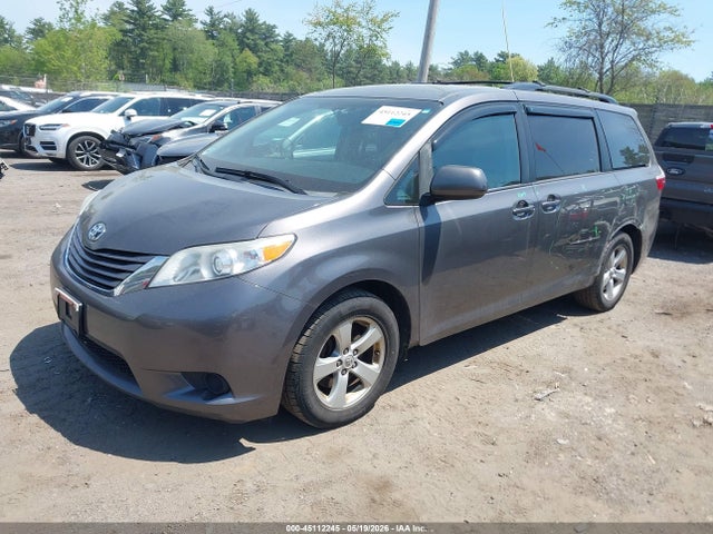 Toyota Sienna Le 8 Passenger
