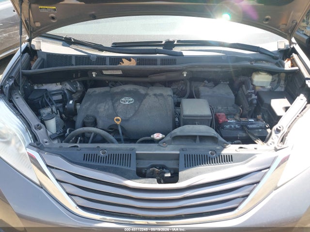 Toyota Sienna Le 8 Passenger