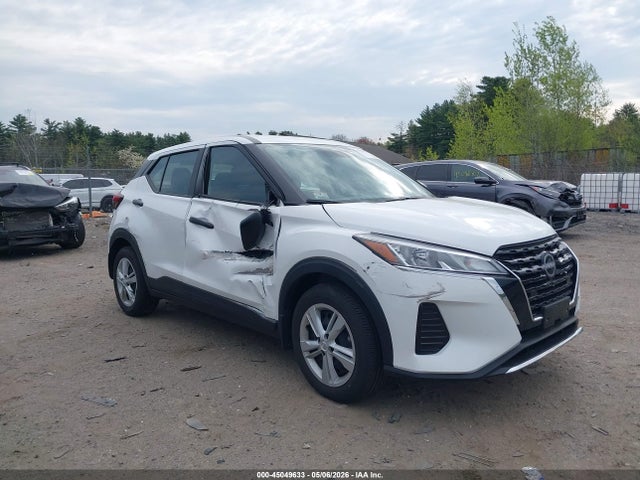 Salvage Nissan Kicks Image