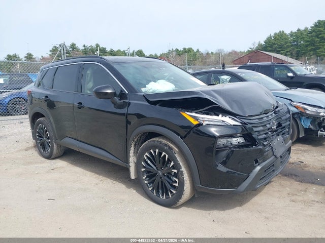Salvage Nissan Rogue Image