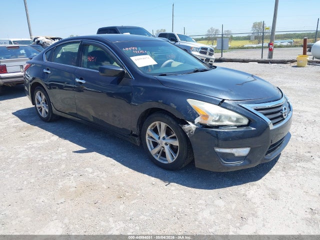 Salvage Nissan Altima Image