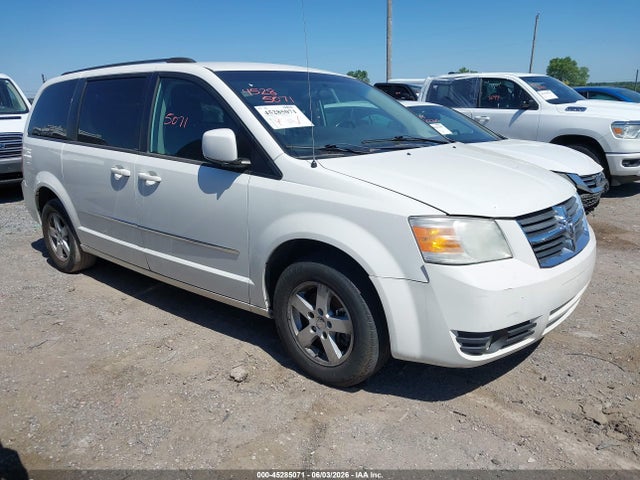 Salvage Dodge Grand Caravan Image