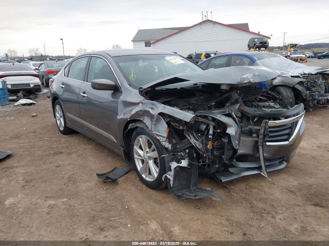 Salvage Nissan Altima Image