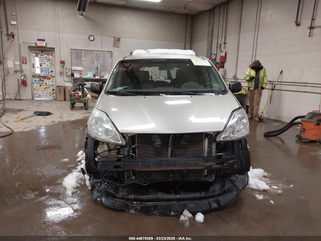 Toyota Sienna Le