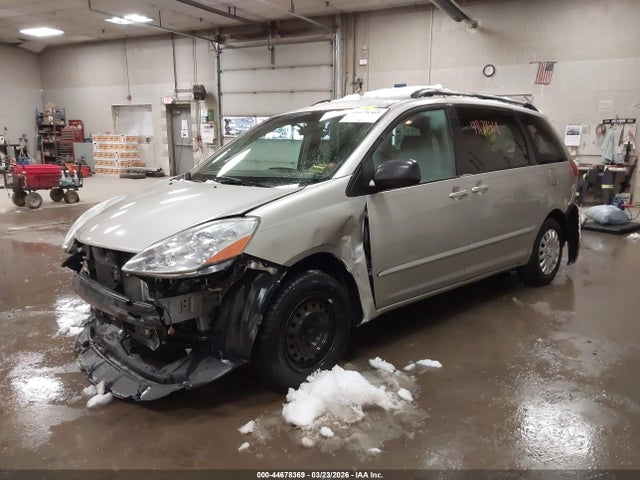 Toyota Sienna Le