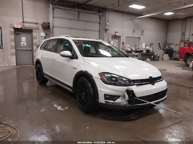 Salvage Volkswagen Golf Image