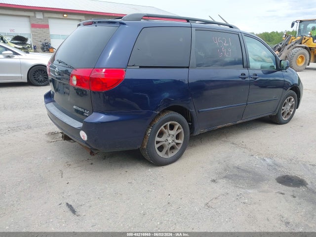 Toyota Sienna Xle