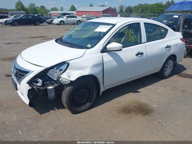 Nissan Versa 1.6 S+