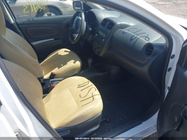 Nissan Versa 1.6 S+