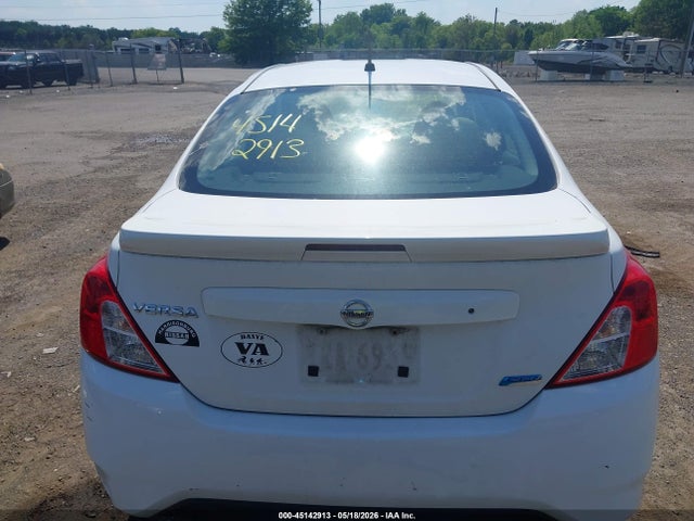 Nissan Versa 1.6 S+