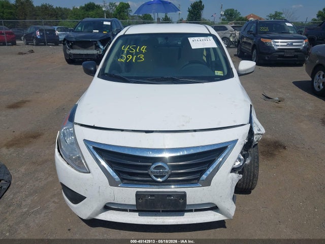 Nissan Versa 1.6 S+