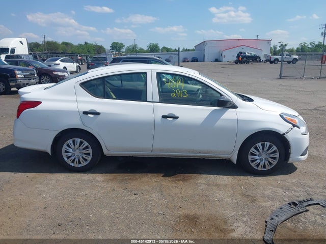 Nissan Versa 1.6 S+