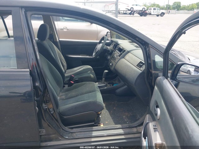 Nissan Versa 1.8 S