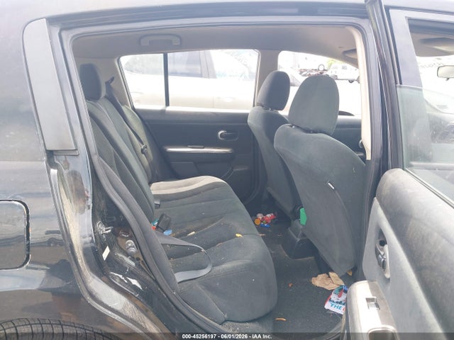 Nissan Versa 1.8 S