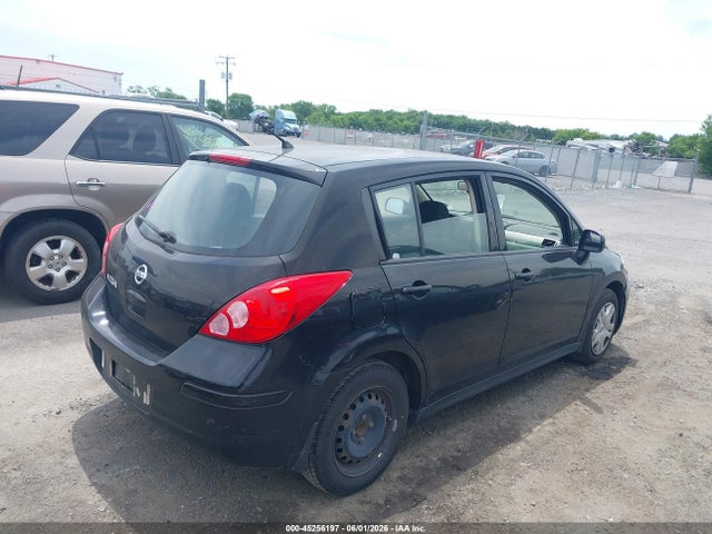 Nissan Versa 1.8 S