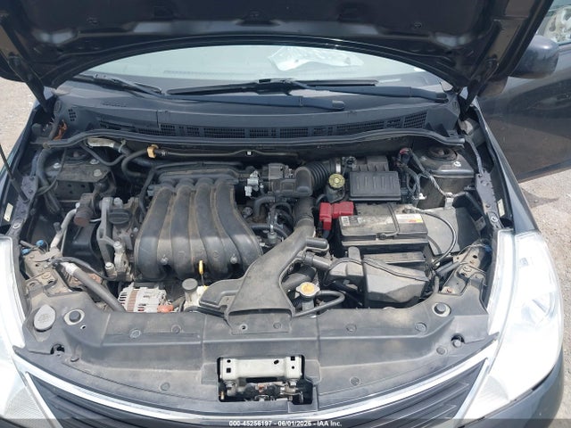 Nissan Versa 1.8 S