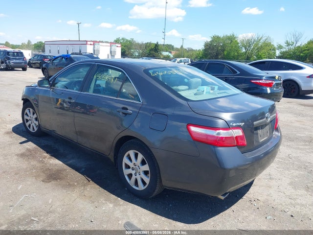 Toyota Camry Xle V6