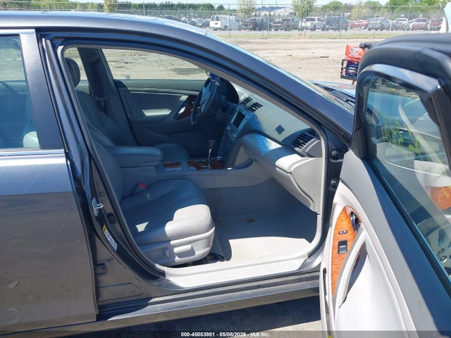 Toyota Camry Xle V6