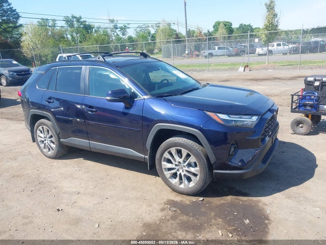 Salvage Toyota RAV4 Image