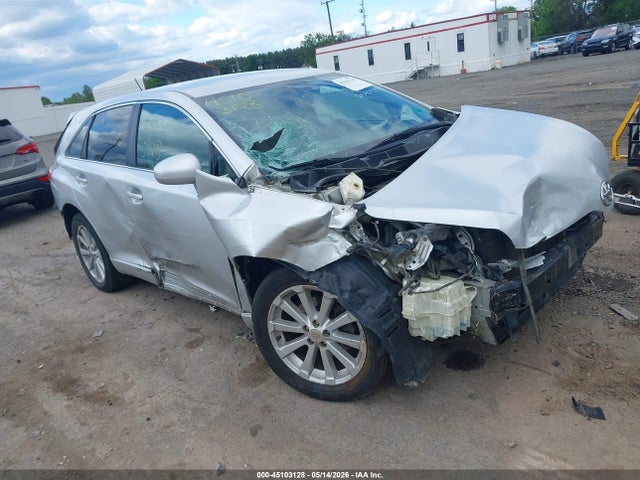 Salvage Toyota Venza Image