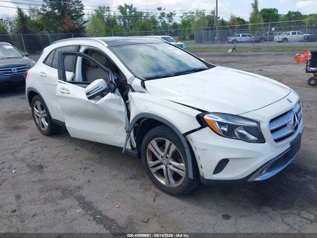 Salvage Mercedes-Benz GLA Image