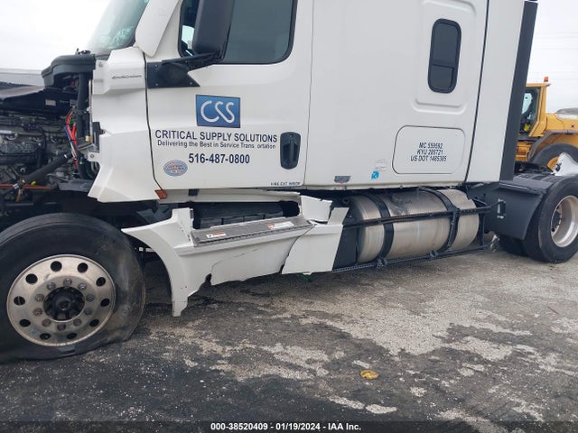 Freightliner Cascadia 126
