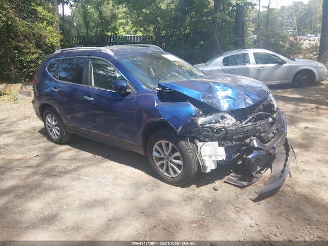 Salvage Nissan Rogue Image