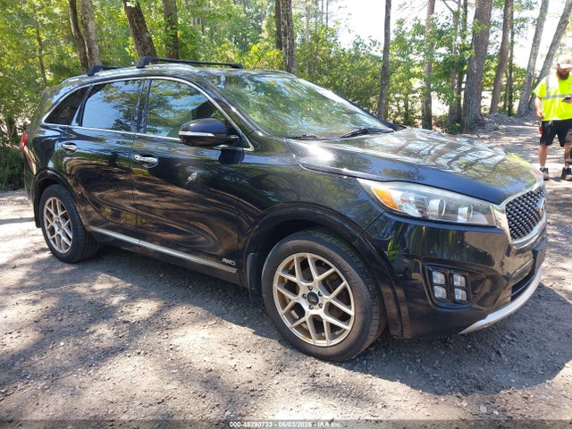 Salvage Kia Sorento Image