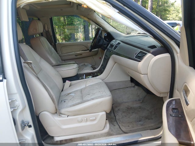 Cadillac Escalade Standard