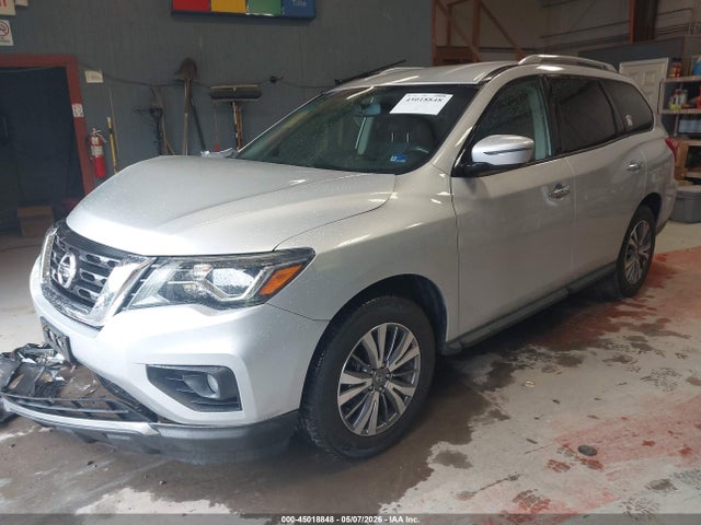 Nissan Pathfinder Sv