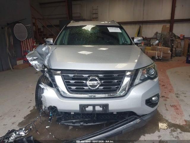 Nissan Pathfinder Sv