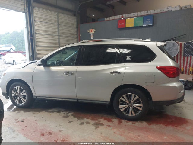 Nissan Pathfinder Sv