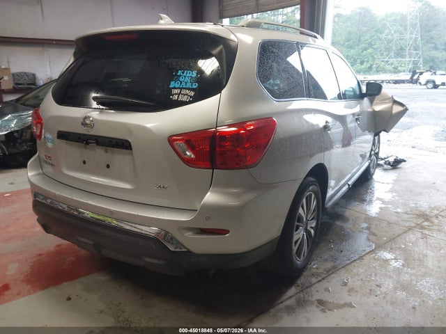 Nissan Pathfinder Sv