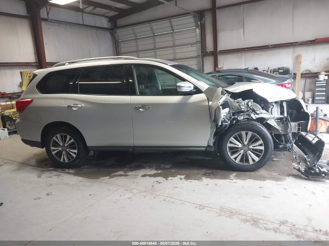Nissan Pathfinder Sv