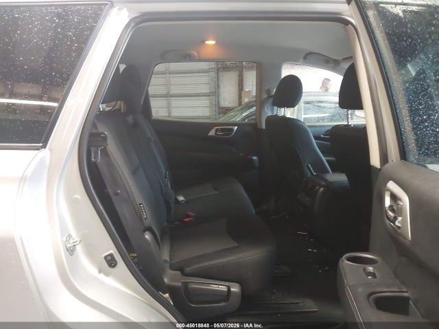 Nissan Pathfinder Sv
