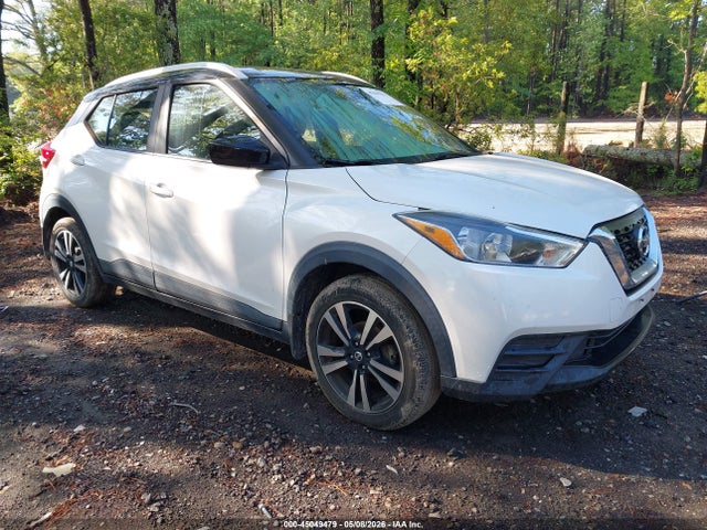 Salvage Nissan Kicks Image