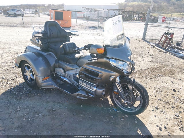 Salvage Honda Gl1800 Image