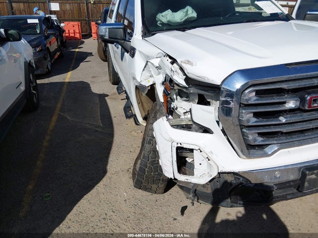 GMC Sierra 1500 4wd  Short Box Slt