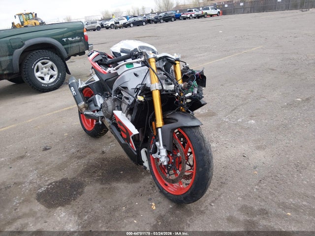 Salvage Aprilia Rs Image
