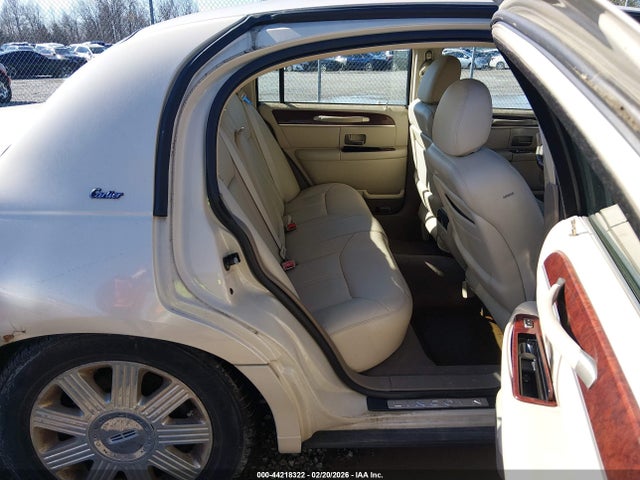 Lincoln Towncar Cartier