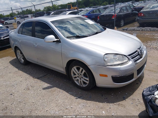 Salvage Volkswagen Jetta Image
