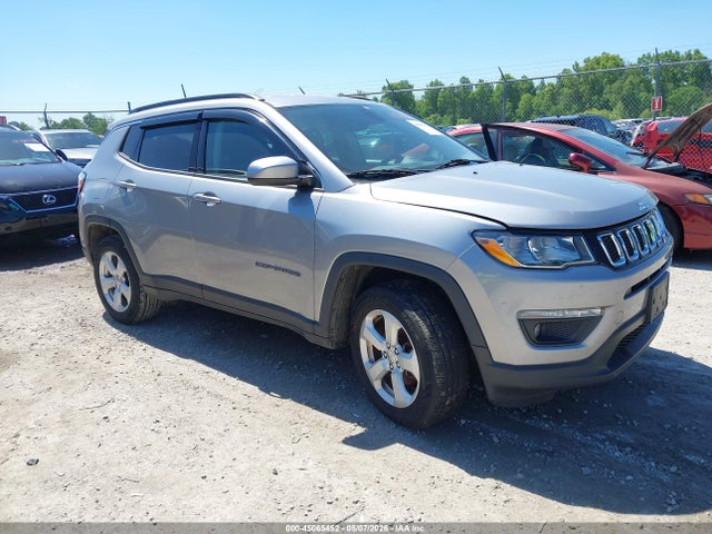 Salvage Jeep Compass Image
