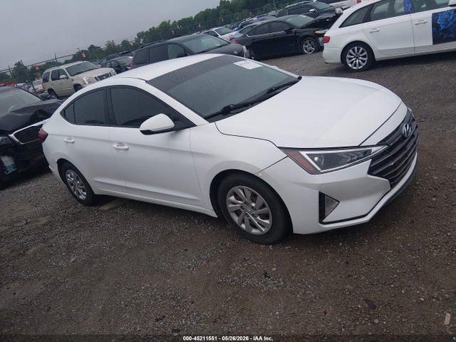 Salvage Hyundai ELANTRA Image