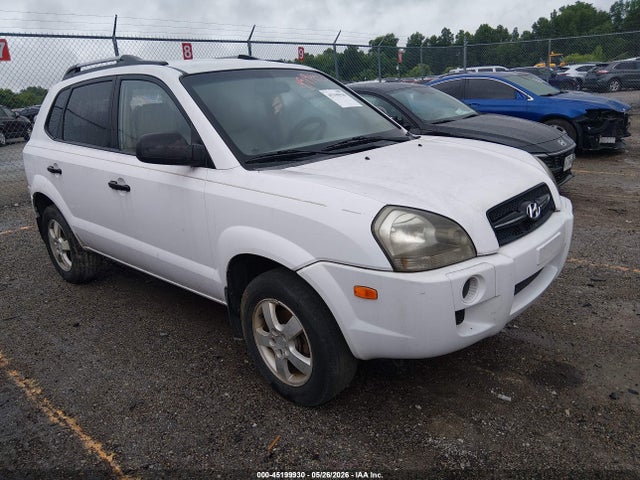 Salvage Hyundai TUCSON Image