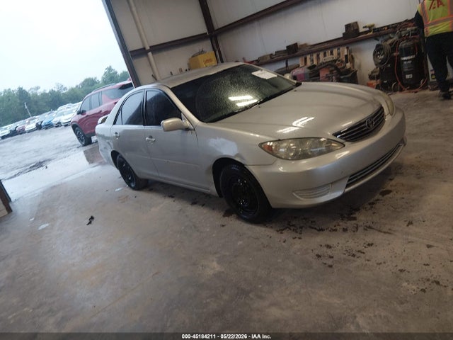 Salvage Toyota Camry Image