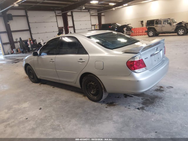 Toyota Camry Le