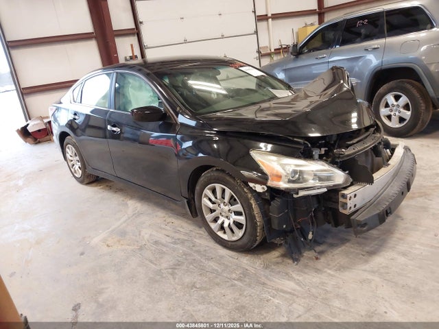 Salvage Nissan Altima Image