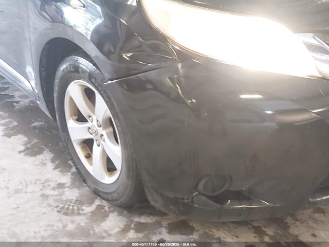 Toyota Sienna Le V6